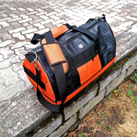 Sporttáska újrahasznosított bicikli gumiból - narancs